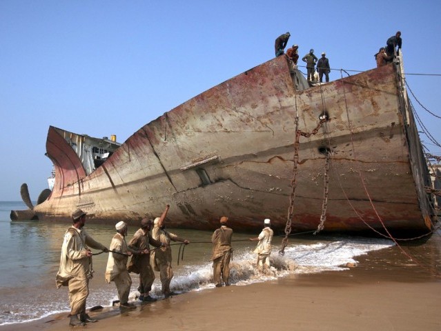 537360-ShipBreakingphotoreuters-1366304363-382-640x480.jpg